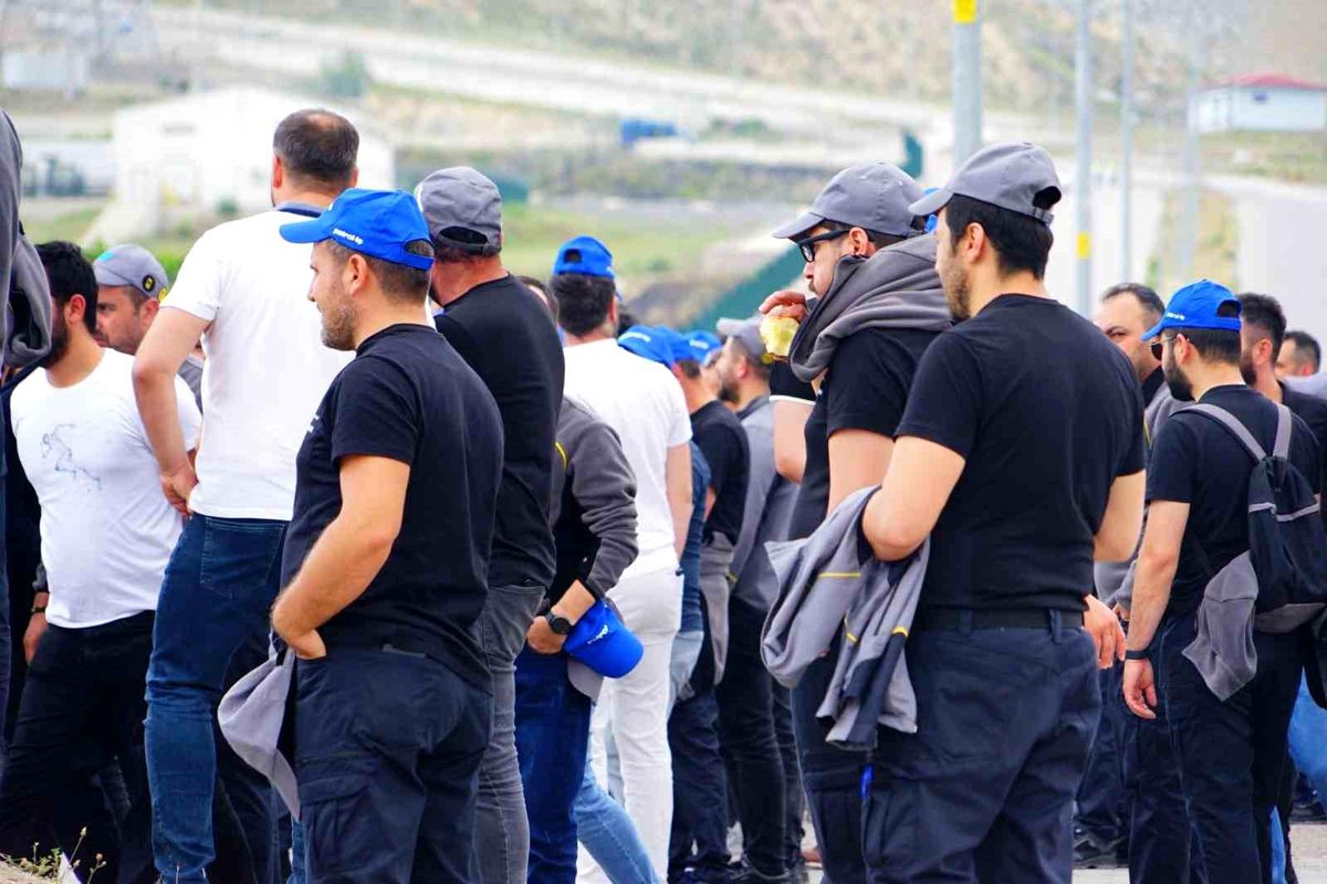 Çankırı'da Lastik Fabrikası İşçileri Grevde