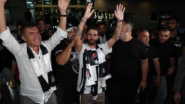 Big surprise at the airport! Rafa Silva is in Istanbul for Beşiktaş.