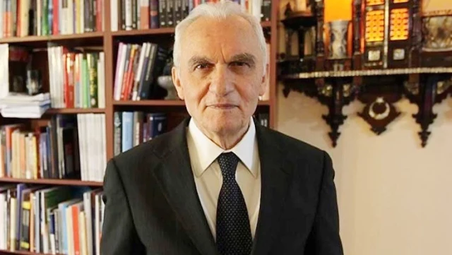 AK Party's first foreign minister, Yaşar Yakış, passed away at the age of 85.