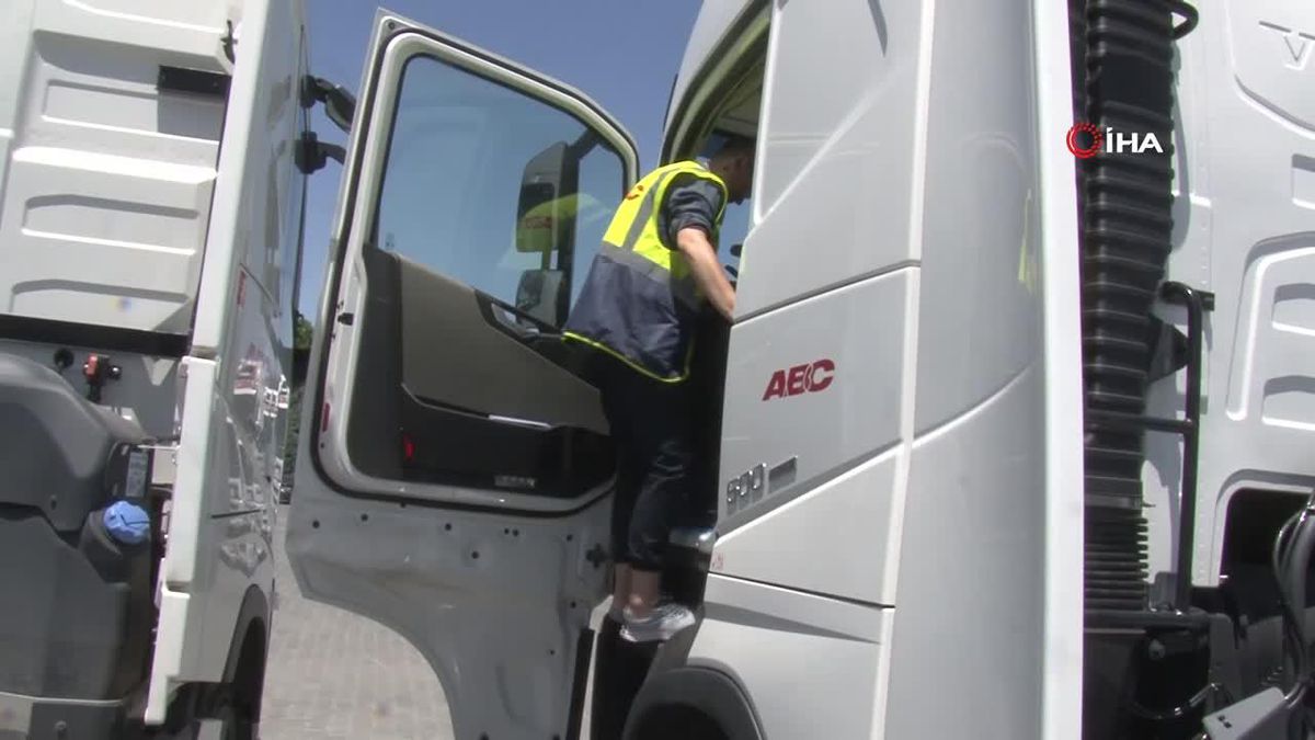 Kayseri'nin İlk Bayan Tır Şoförü 4 Ülkeye Direksiyon Salladı