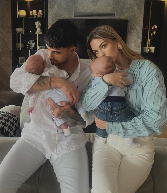 Ido Tatlıses and Yasemin Şefkatli show their twins' faces for the first time
