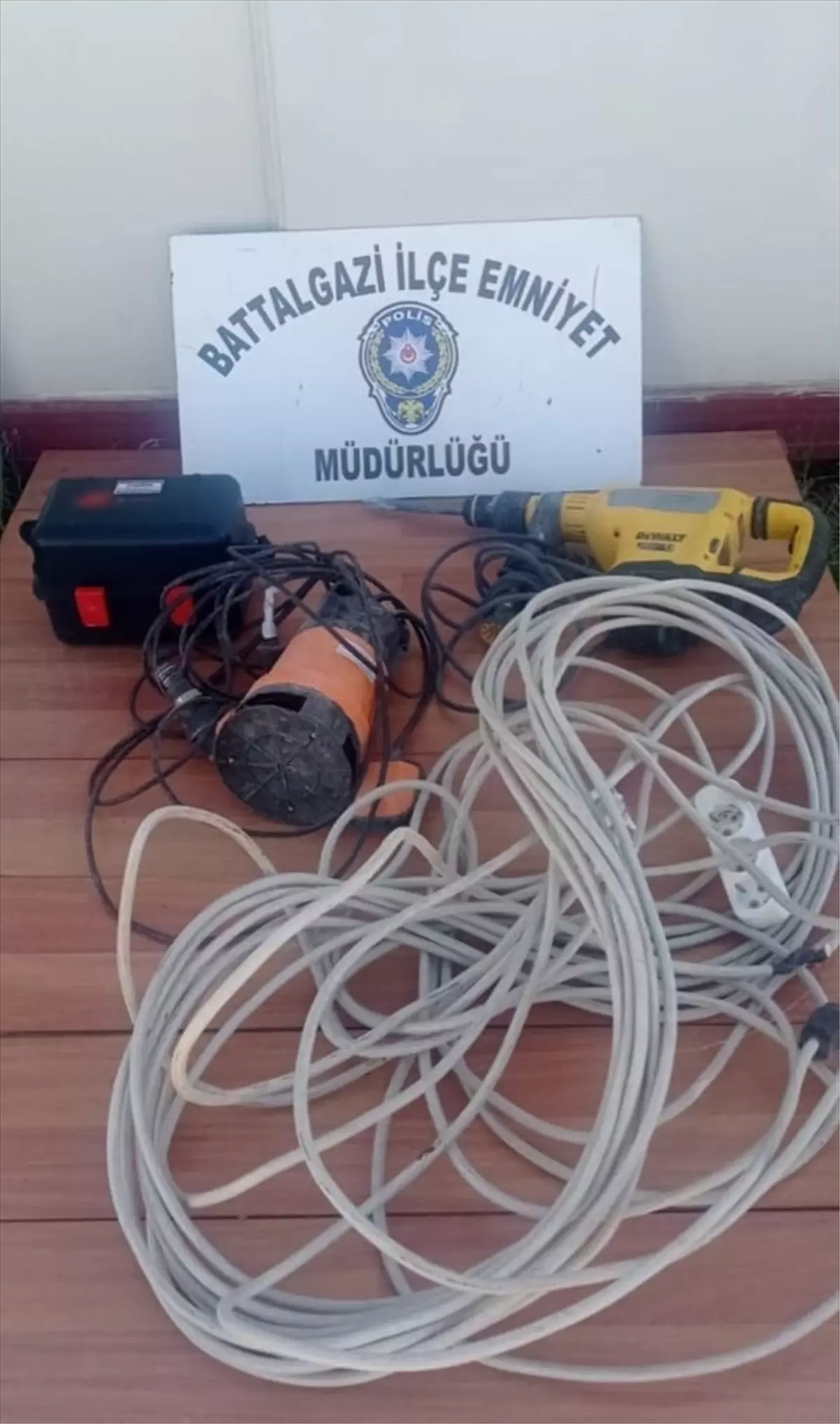 Malatya'da İş Yerinden Harita Ölçüm Cihazı ve İnşaat Malzemeleri Çalındı