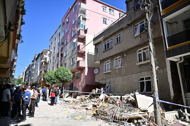 Successive collapsing buildings reveal the state of the metropolis: There are around 50 thousand risky buildings in Istanbul