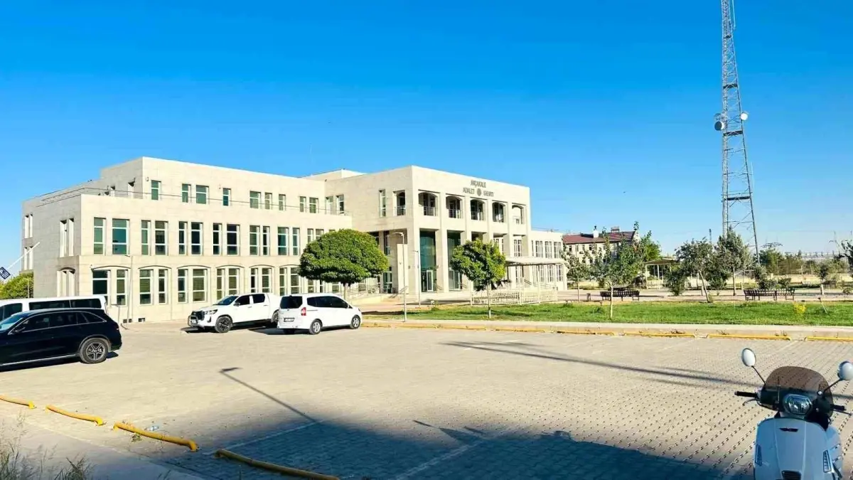 Suriye Sınırında İnsan Kaçakçılığı Yaptığı Öne Sürülen General Tutuklandı