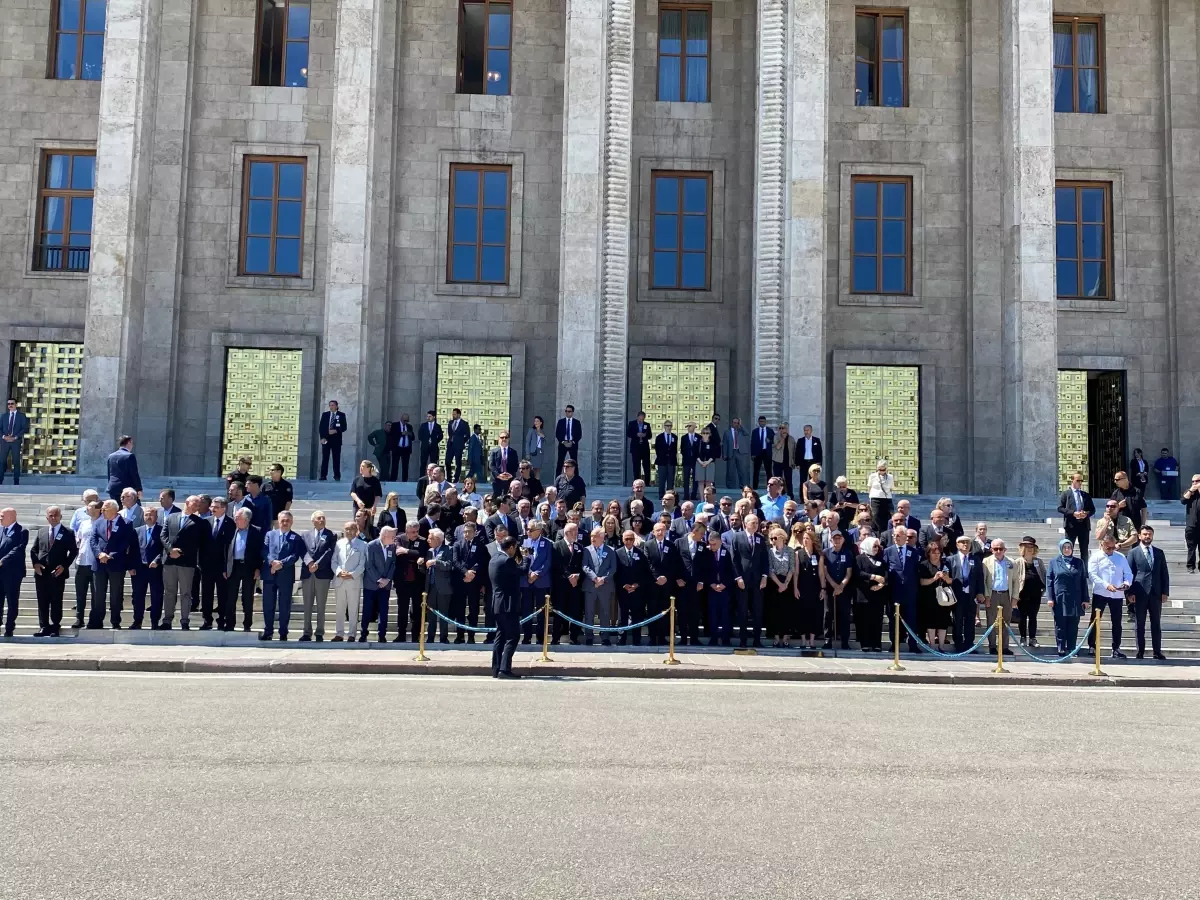 Özel ile Kılıçdaroğlu, Yaşar Yakış'ın cenazesinde buluştu