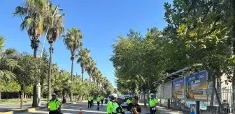 Adana'da yapılan denetimlerde 1825 motosiklet trafikten men edildi