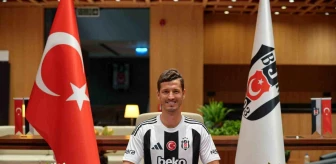 Beşiktaş, Salih Uçan ile sözleşme yeniledi
