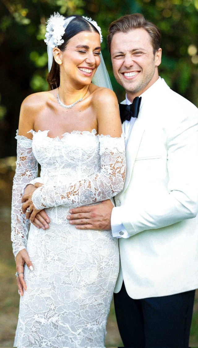 Oyuncu Tolga Sarıtaş, 5 yıllık sevgilisi Zeynep Mayruk ile evlendi