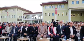 Üsküp'teki Uluslararası Balkan Üniversitesi'nde Mezuniyet Töreni Düzenlendi