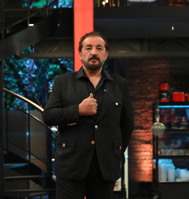 Chef Mehmet Yalçınkaya, who has been hiding his hand for years, tells his story for the first time: I lost 3 of my fingers when I was 5 years old