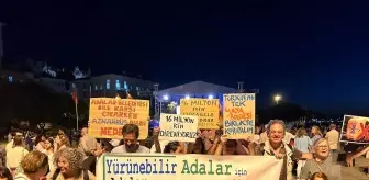 İETT'nin Büyükada'daki elektrikli minibüsleri caz festivalinde protesto edildi