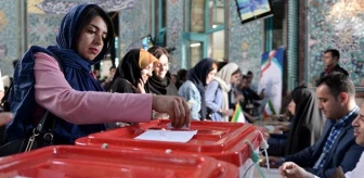 İran'da seçim sandıklarını taşıyan araca saldırı: 2 ölü, 5 yaralı