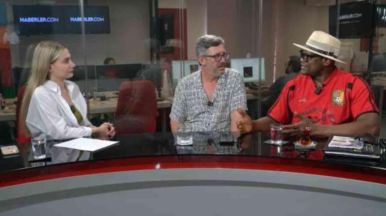 Kamerun Kralı Ndiko Fonderson Henry: İnsanlar fil kılığına girip düşman tarlasını mahvedebiliyor Kamerun Kralı Ndiko Fonderson Henry: İnsanlar fil kılığına girip düşman tarlasını mahvedebiliyor