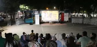 Siirt'te açık hava sinema etkinliği düzenlendi