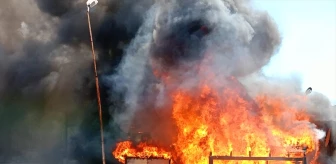 Yalova'da oto lastik dükkanında yangın çıktı