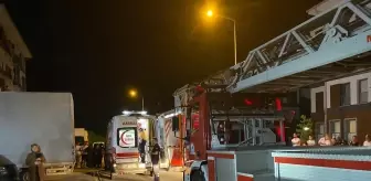 Düzce'de Apartman Yangınında 7 Kişi Dumandan Etkilendi