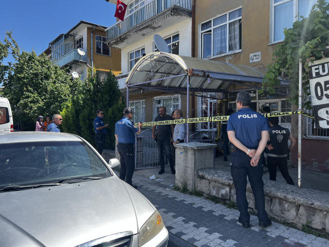 Cüneyt, whose body was found in his house, was shot by his 5-year-old son while playing with a gun