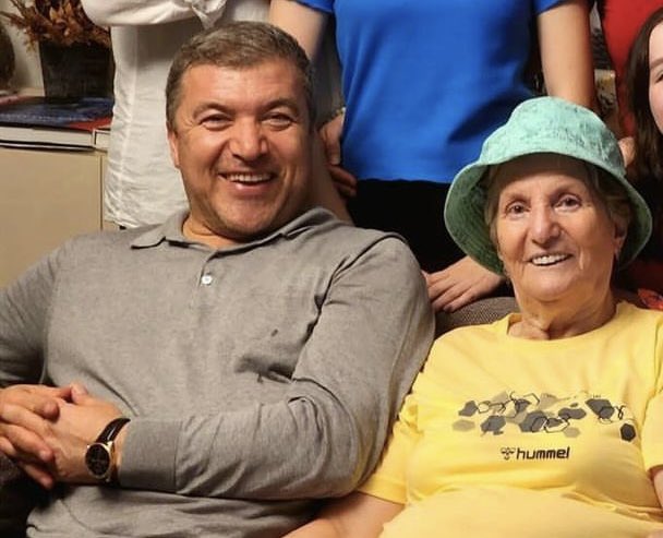 Journalist İsmail Küçükkaya's sad day: His 75-year-old mother died of a heart attack in the sea