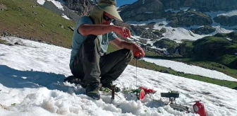 Erzurum'da Kar Üzerinde Yemek Keyfi