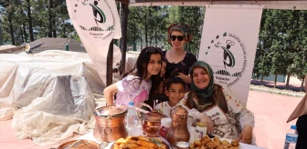 Ferizli'de Yöresel Yemek Yarışması Düzenlendi
