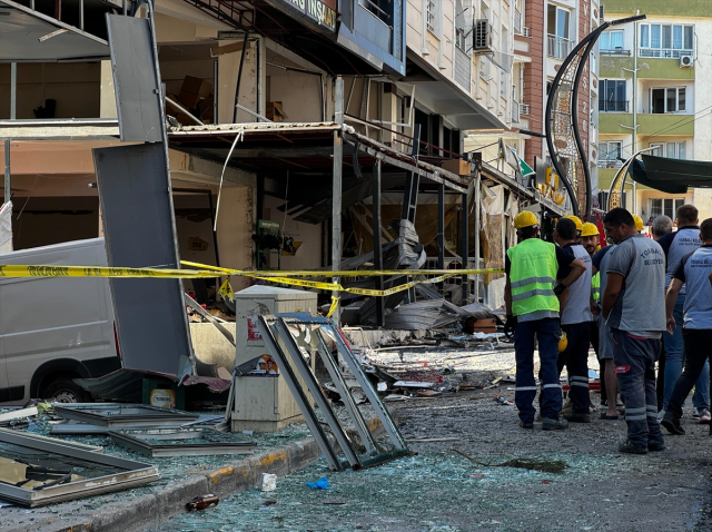 Lokanta 11 aydır ruhsatsızmış! İzmir'de 5 kişinin öldüğü patlamada 2 kişi tutuklandı