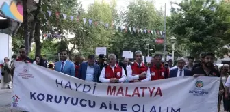 Malatya'da Koruyucu Aile Günü Yürüyüşü Düzenlendi