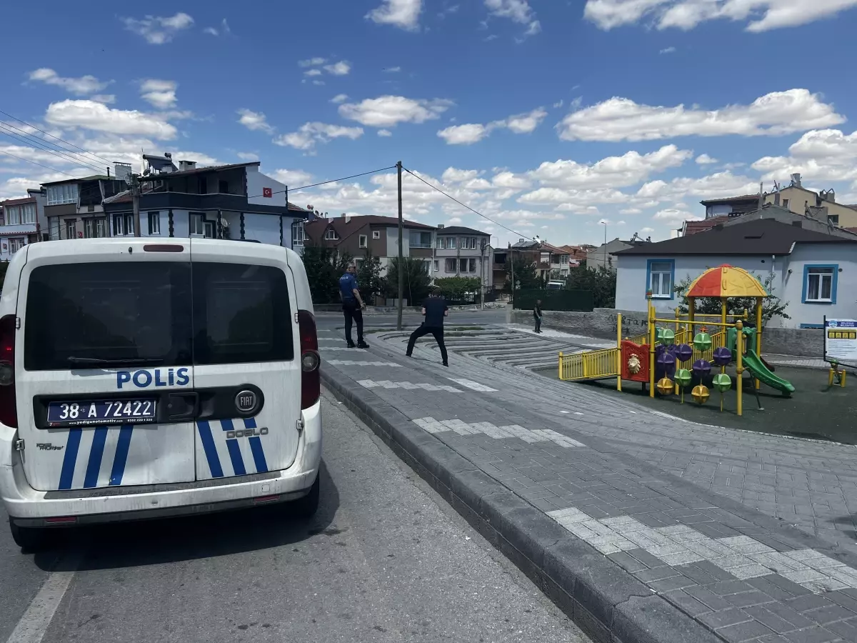 Kayseri'de tansiyon yüksek! Suriye uyruklu bir kişi bıçaklı saldırıya uğradı