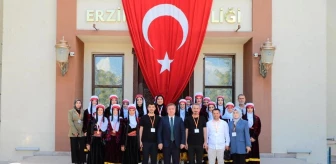 Bitlis Tatvan Gençlik Merkezi Halk Oyunları Ekibi Vali Aydoğdu'yu Ziyaret Etti