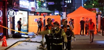 Güney Kore'nin başkenti Seul'da bir araç, kırmızı ışıkta bekleyen yayalara çarptı: 9 kişi öldü, 4 kişi yaralandı