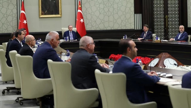 تجمعت الحكومة برئاسة الرئيس أردوغان في الكابينة.