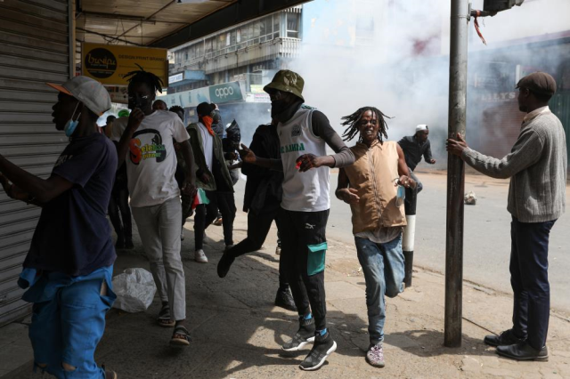 Protests against tax increase turned into actions against the president in Kenya! 39 people died