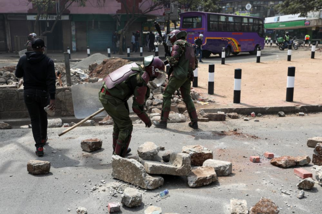 Protests against tax increase turned into actions against the president in Kenya! 39 people died