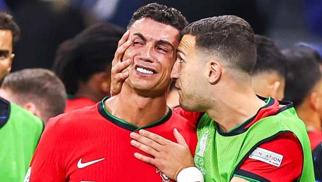 You've never seen him like this before! Cristiano Ronaldo, who missed the penalty, cried uncontrollably.