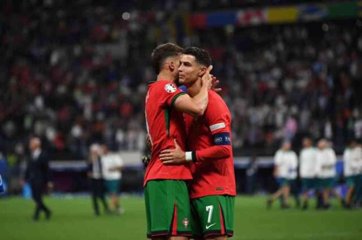 Slovenya- Portekiz maçı kaç kaç bitti? Ronaldo neden ağladı? Slovenya- Portekiz maçı kaç kaç bitti? Ronaldo neden ağladı?