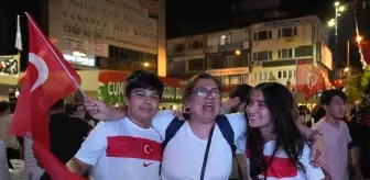 A Milli Takım'ın çeyrek finale yükselmesi coşkuyla kutlandı