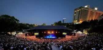 Loreena McKennitt, Harbiye'de müzikseverlerle buluştu