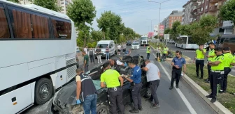 Çorlu'da otobüse çarpan otomobilin sürücüsü ağır yaralandı