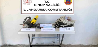 Sinop'ta Kaçak Kazı Yapan 2 Şüpheli Suçüstü Yakalandı
