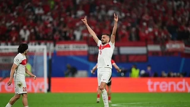 بدأ الاتحاد الأوروبي لكرة القدم تحقيقًا في ميريح ديميرال الذي قام بإشارة الذئب خلال مباراة النمسا.