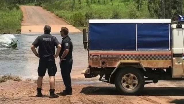 В Австралии 12-летняя девочка была жестоко убита огромным крокодилом, когда она купалась в реке.