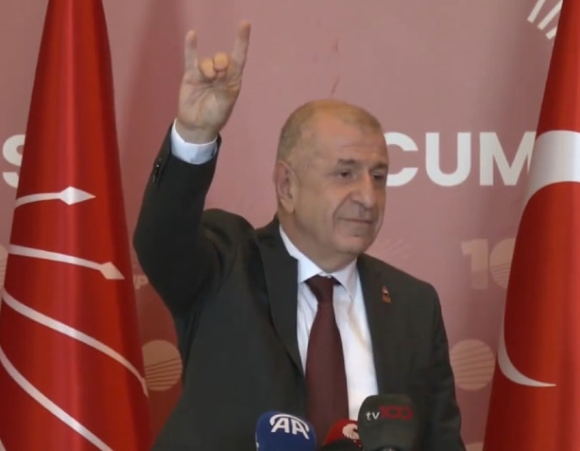 CHP lideri Özel'den Merih Demiral'ın bozkurt işareti yapmasına ilk yorum