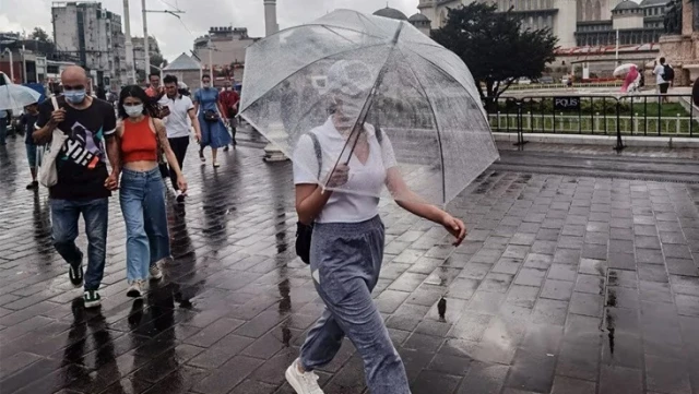 انتبهوا أهل اسطنبول! أعلنت مركز الكوارث والطوارئ الجوية عن توقعات بتساقط أمطار غزيرة.