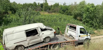 Afyonkarahisar'da Minibüs Kazası: 5 Kişi Yaralandı