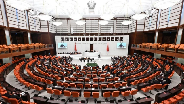The opposition's proposals regarding the minimum wage and poverty, which were presented to the Turkish Grand National Assembly (TBMM), were rejected with the votes of the AK Party and MHP.