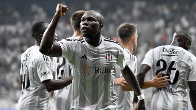 No way, Aboubakar! He went back to his country and took a photo with the Super Lig team's jersey.