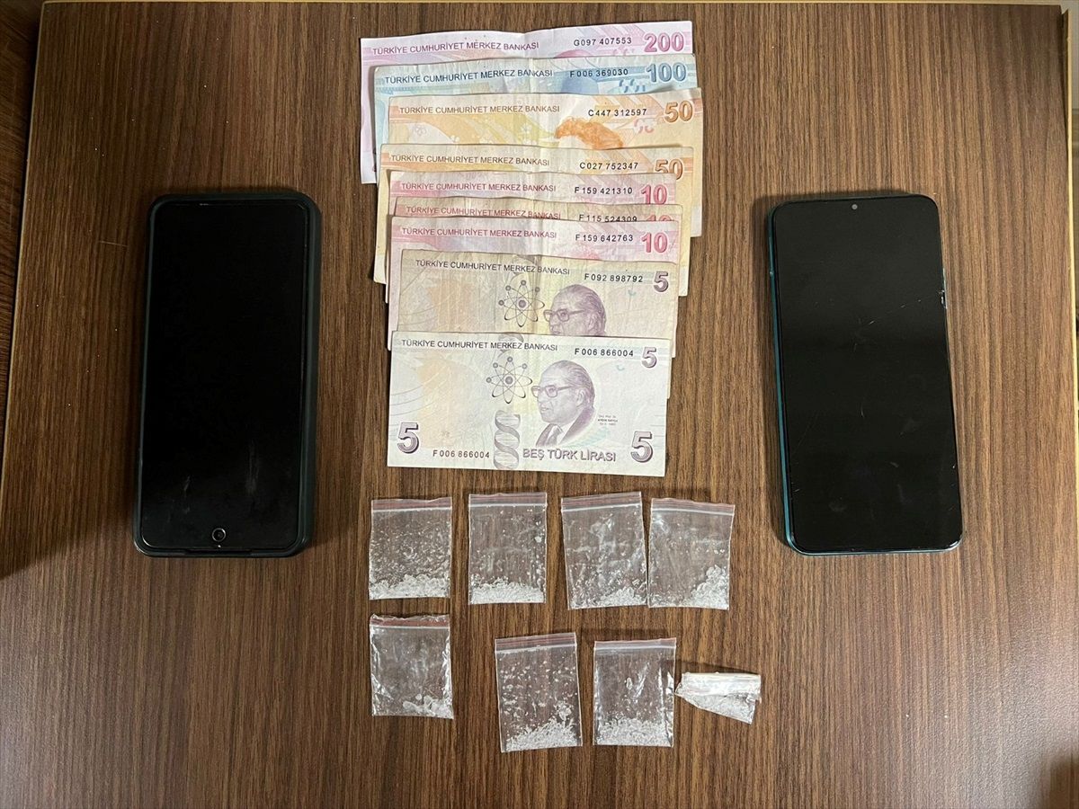 Esenler'de Uyuşturucu Ticareti Yapan Şüpheliler Tutuklandı