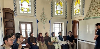 Fransız öğrenciler İstanbul'da Süleymaniye Camii'ni ziyaret etti