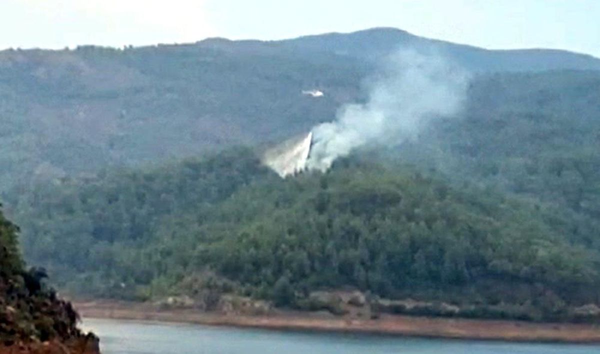 Marmaris'te Yıldırım Düşmesi Sonucu Çıkan Orman Yangını Kontrol Altına Alındı