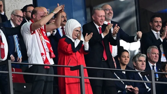 Президент Эрдоган так радовался голу Самета Акайдына.