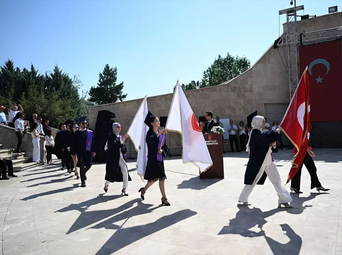 Adalet Bakanı Yılmaz Tunç, Hacettepe Üniversitesi Mezuniyet Töreni'nde konuştu